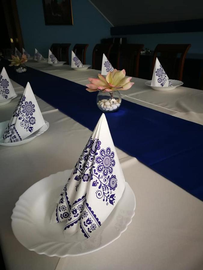 Hotel Mladost Lipany Ngoại thất bức ảnh